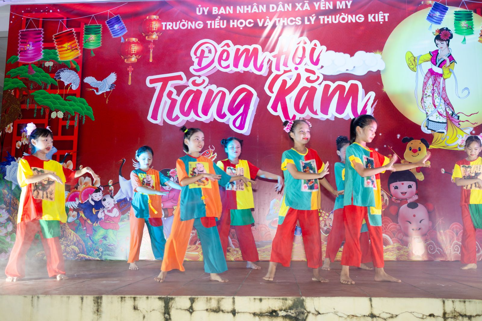 <a href='https://truongththcslythuongkiet.hungyen.edu.vn/tin-tuc/dem-hoi-trang-ram.html'>Đêm Hội Trăng Rằm</a>