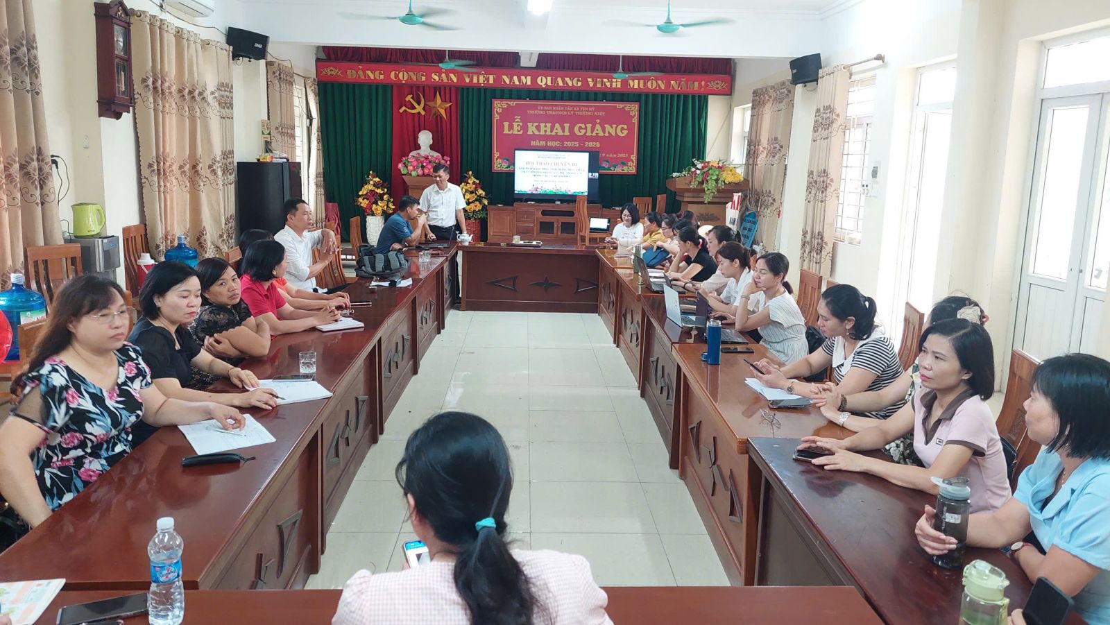 GV bậc tiểu học dự chuyên đề trực tuyến của Sở GD Hừng Yên tổ chức